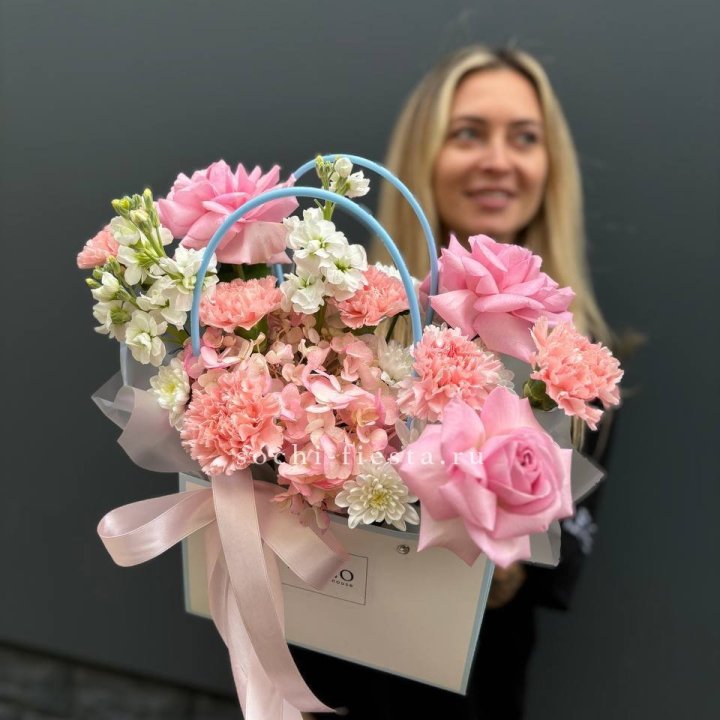 Сумочка "Бал цветов" в Красной Поляне