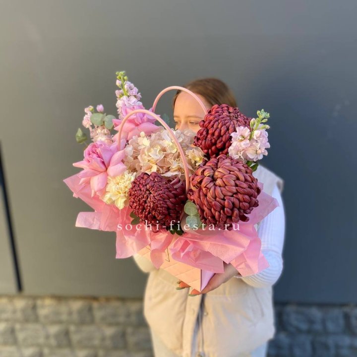 Сумочка нежная с бигуди в Красной Поляне