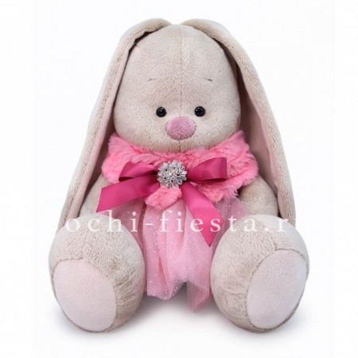 Зайка Ми в розовом платье в Красной Поляне