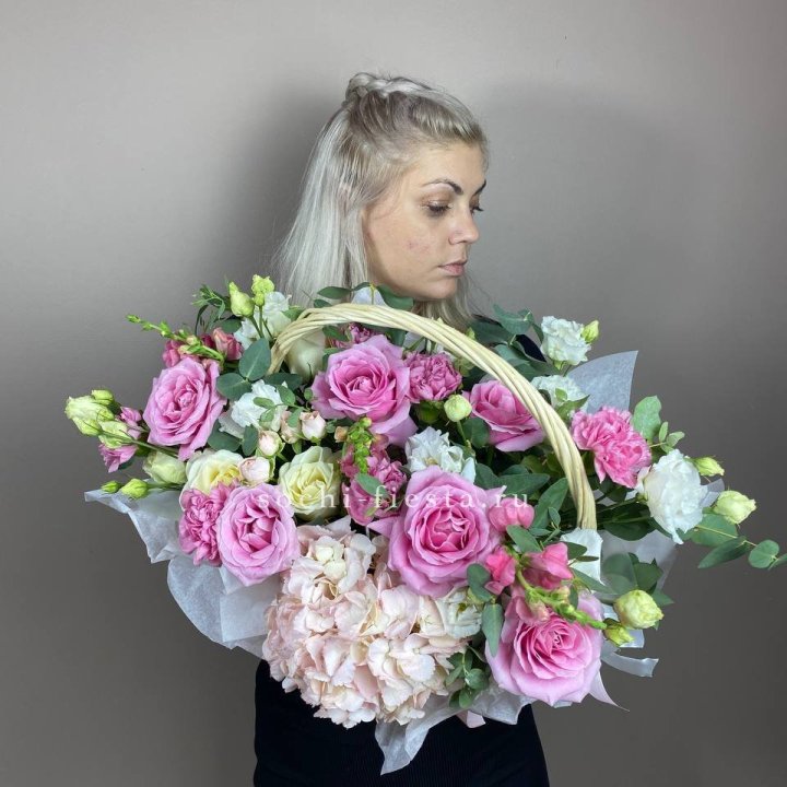 Цветочная корзина № 5 в Красной Поляне