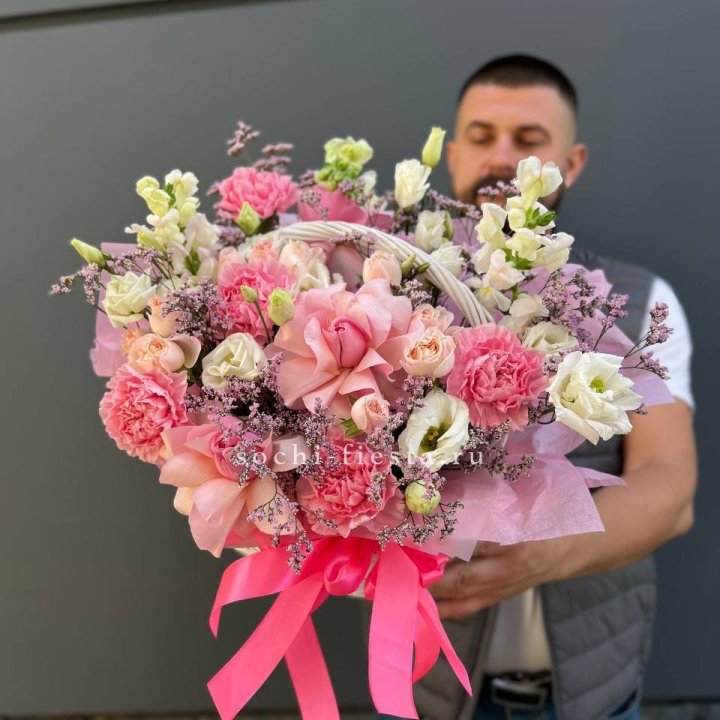 Цветочная корзина №1 в Красной Поляне