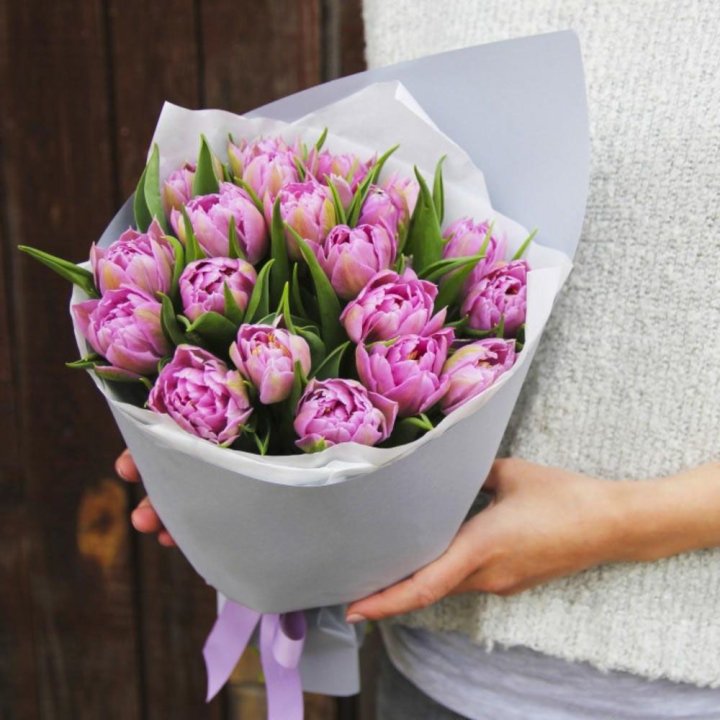 Букет пионовидных тюльпанов в Красной Поляне