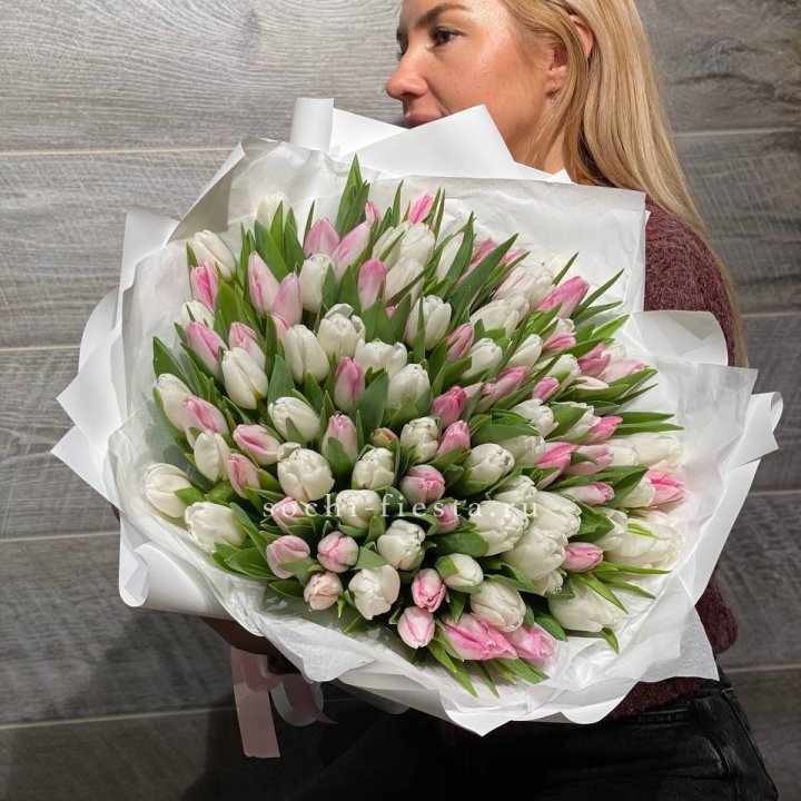 101 тюльпан нежный микс в Красной Поляне