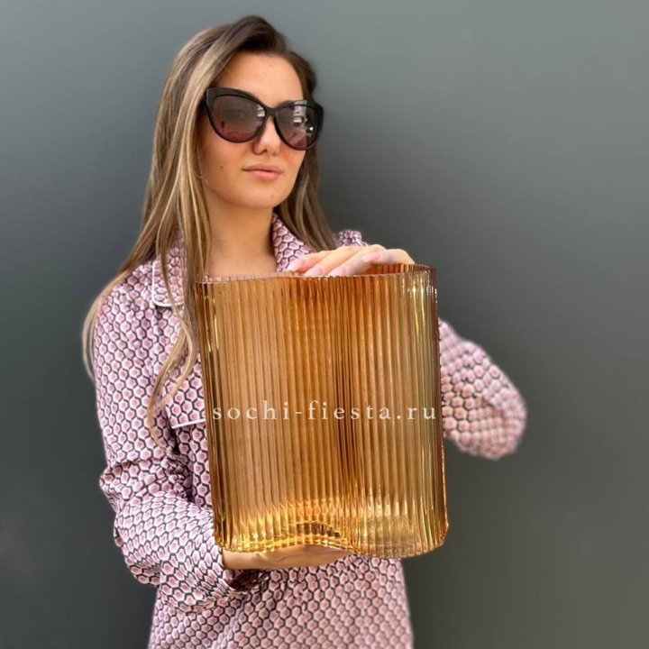 Стеклянная ваза №7 в Красной Поляне