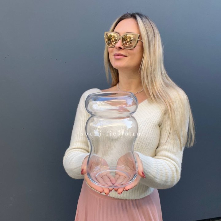 Стеклянная ваза №1 в Красной Поляне