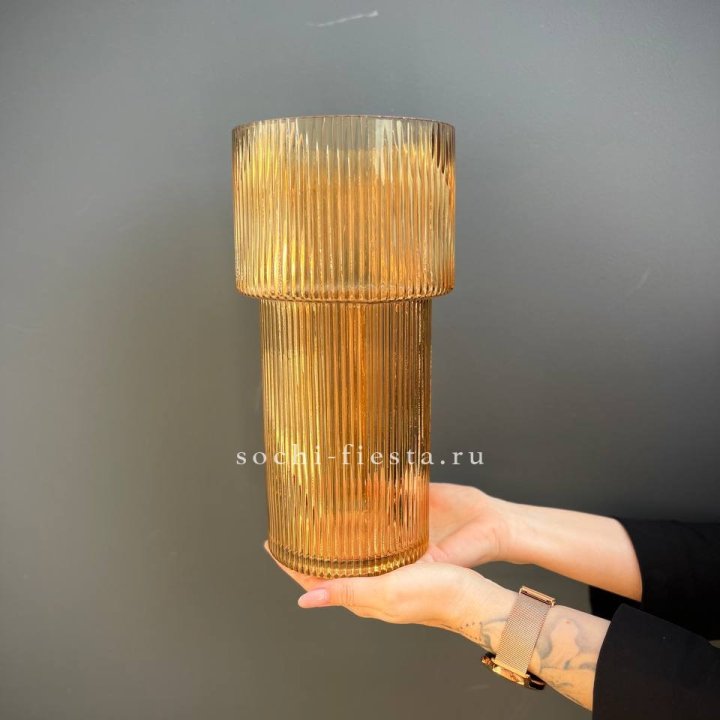 Стеклянная ваза №5 в Красной Поляне