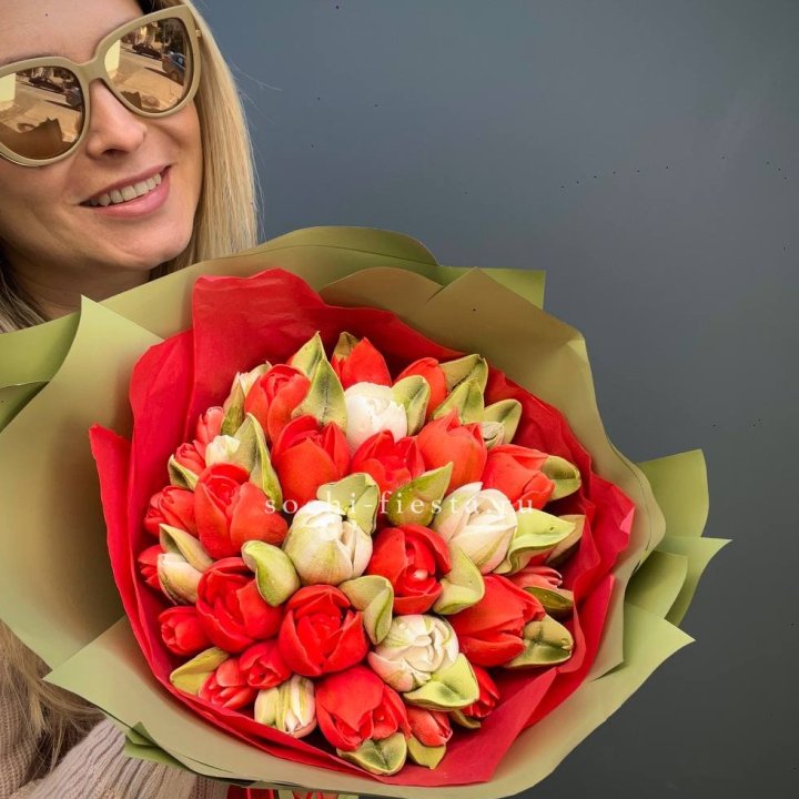 Зефирный букет из тюльпанов с доставкой в Красной Поляне