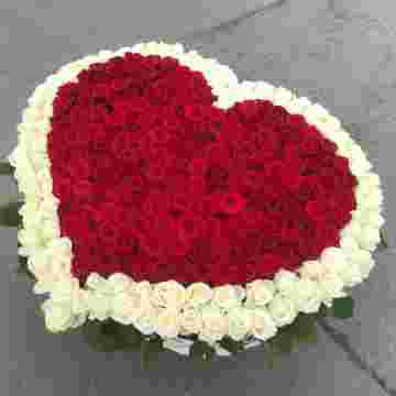 333 розы в корзине Heart в Красной Поляне